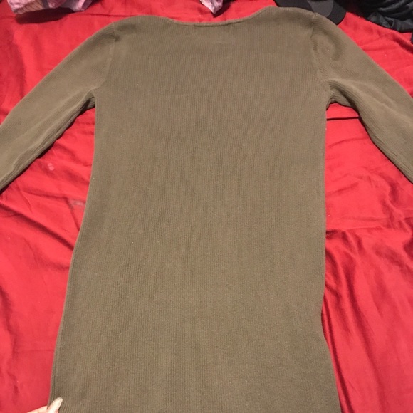 A dress - Picture 2 of 2